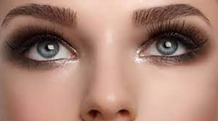 بهترین روش خرید روغن تقویت مژه و ابرو خرید از فروشگاه اینترنتی دکتر اویل است