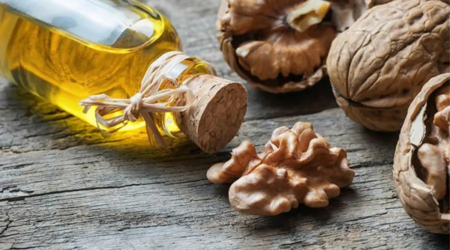 بهترین قیمت خرید روغن کلدپرس گردو اصل را در فروشگاه دکتر اویل تجربه کنید
