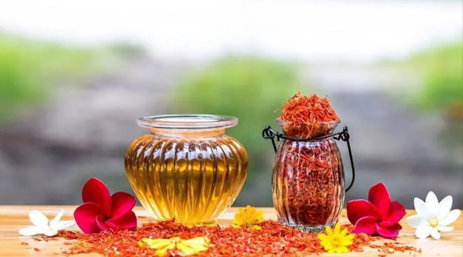 خرید روغن کلدپرس بذر گلرنگ اصل از فروشگاه دکتر اویل