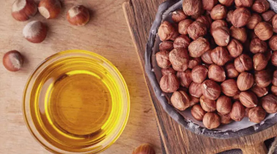 روش مصرف روغن کلدپرس فندق اصل از محصولات دکتر اویل