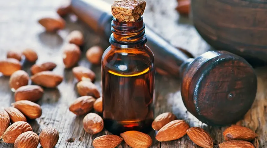 بررسی خواص بهترین مارک روغن بادام شیرین وارداتی از محصولات دکتر اویل