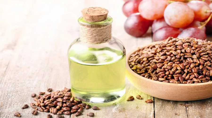 با خرید روغن هسته انگور واردتی و مصرف صحیح آن سلامتی را به خود و خانواده هدیه دهید.
