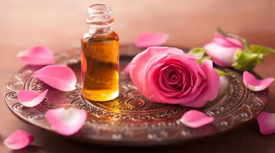 خواص روغن گلاب رفع التهاب و نرم کنندگی پوست