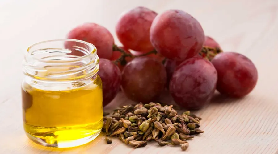 روغن هسته انگور دکتر اویل برای جوانسازی و رفع لک