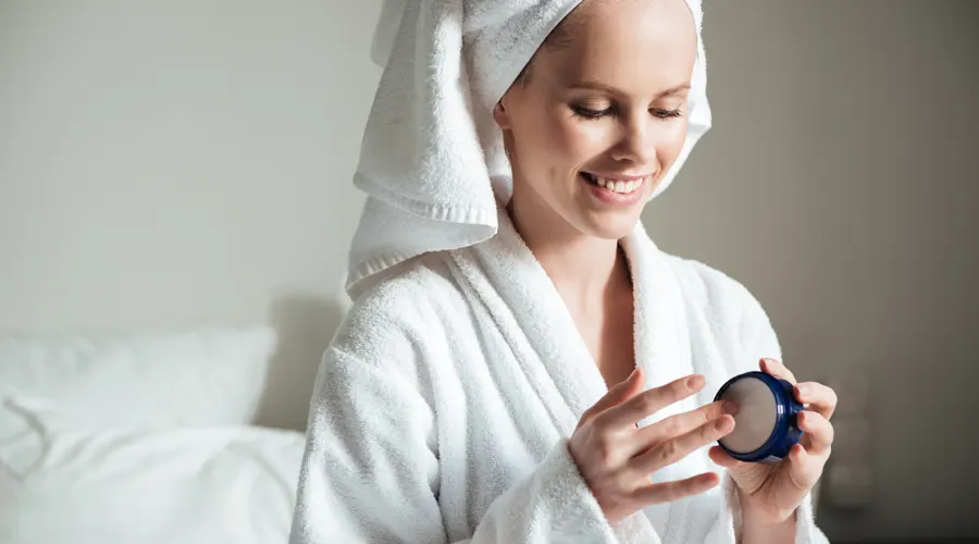 افراد دارای پوست نرمال باید از آبرسان مناسبی استفاده کنند.