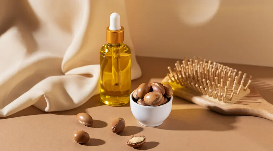 ترکیبات روغن آبرسان مو شامل روغن آرگان، روغننارگیل، ژل آلوئه ورا و سایر موارد است