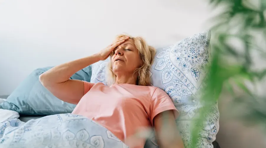 گیاهان دارویی مؤثر در کاهش گرگرفتگی یائسگی